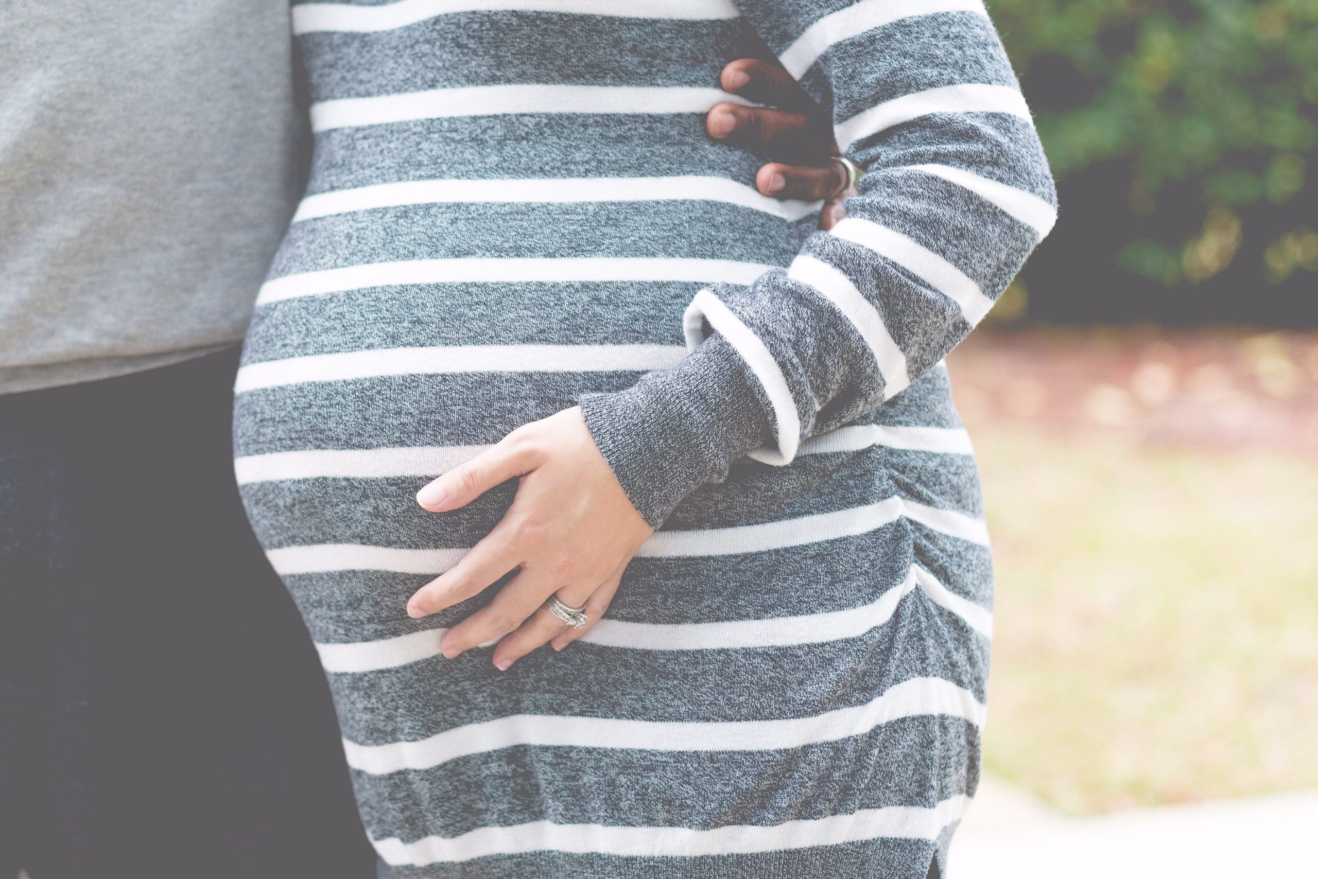 Contact maken met de baby in je buik - IMH Nederland